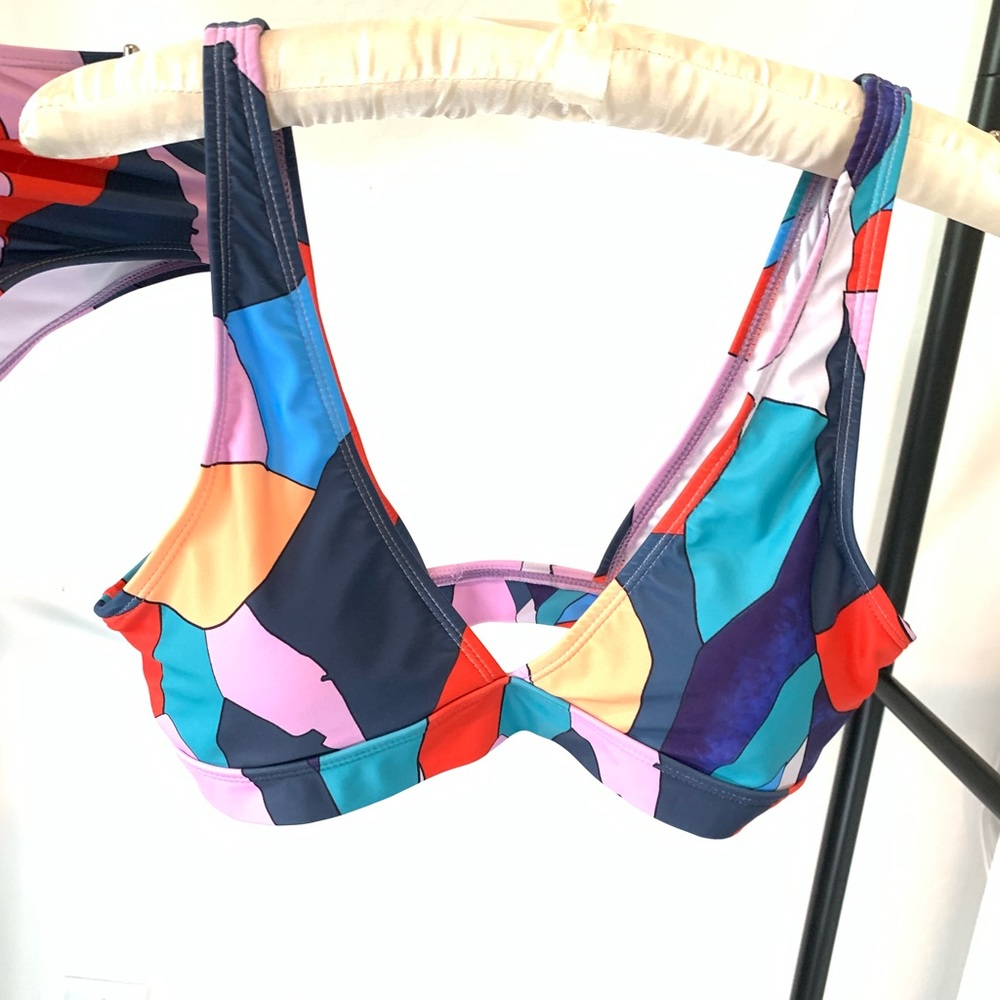No label - Picture 2 of 7